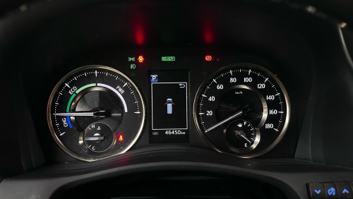 Toyota Alphard hybridមួយទឹកស្លាកលេខ