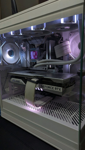 AMD Ryzen 9-7950x3D  Ram AsGard 32GB x2 ( 64G 6000MHz ) MSI Gaming-X RTX4070Ti 12GB