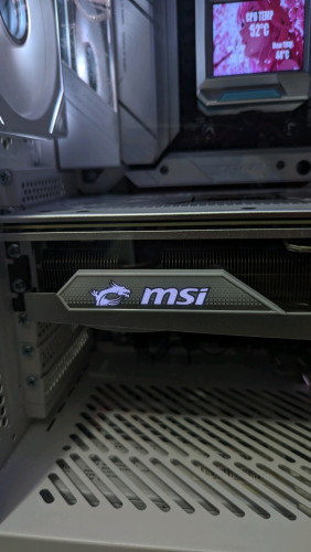AMD Ryzen 9-7950x3D  Ram AsGard 32GB x2 ( 64G 6000MHz ) MSI Gaming-X RTX4070Ti 12GB