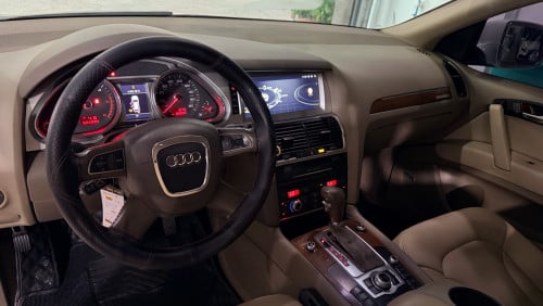 Audi Q7 ឆ្នាំ2010 (ម៉ាស៊ូត) តម្លៃ11500$