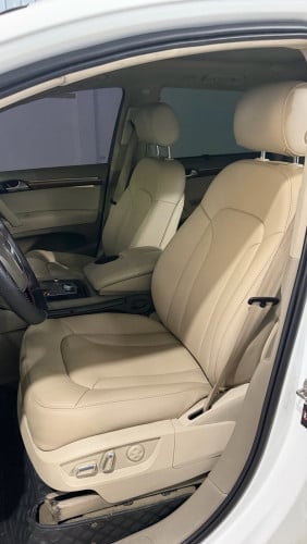 Audi Q7 ឆ្នាំ2010 (ម៉ាស៊ូត) តម្លៃ11500$