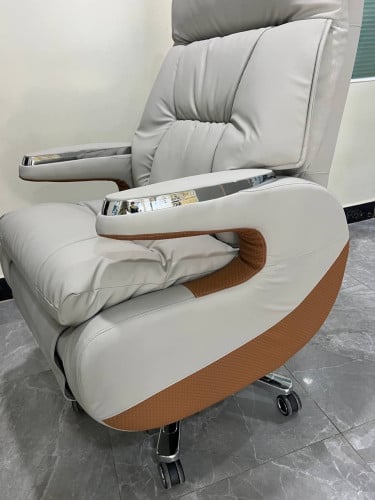 Boss Premium Chair