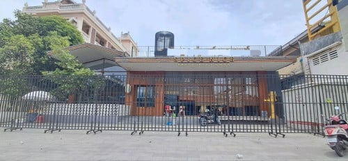 Business Warehouse for Rent – Prime Location, Suitable for Living or Business