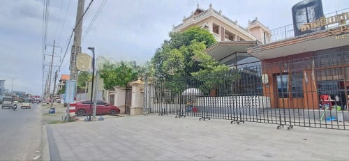 Business Warehouse for Rent – Prime Location, Suitable for Living or Business
