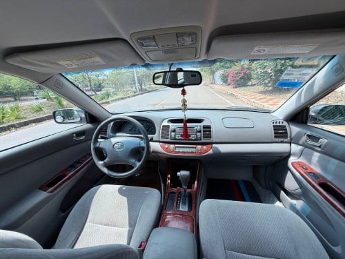 Camry XLE 02