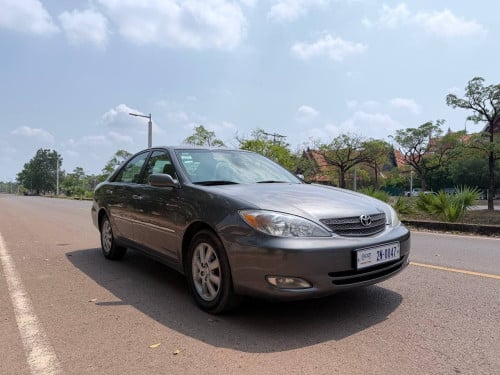 Camry XLE 02