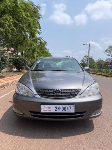 Camry XLE 02