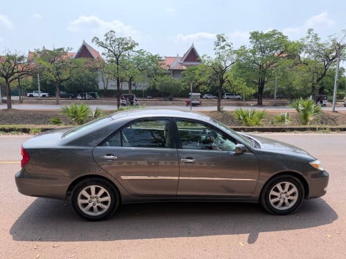 Camry XLE 02