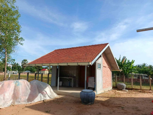 Cute solid House with Terrace for long-term rent or sell