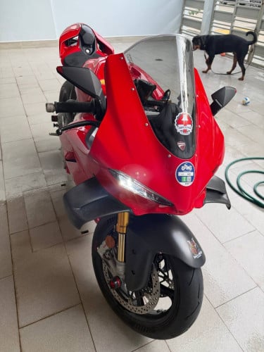 Ducati V4s full tax