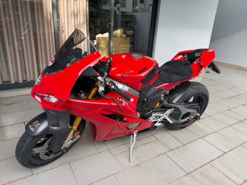 Ducati V4s full tax