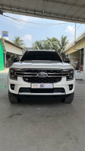 Ford Everest 2023 Titanium ប្រើបាន២មុឺនគីឡូជាង ស្កុត១ជុំ