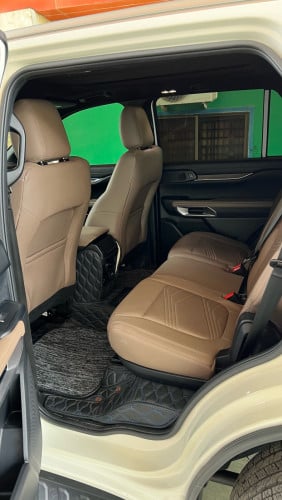 Ford Everest 2023 Titanium ប្រើបាន២មុឺនគីឡូជាង ស្កុត១ជុំ