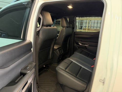 Ford Ranger Wildtrak 2025 2.0L ពណ៏សរ​ ម្ចាស់ផ្ទាល់ ស៊ីន1ជុំ (ផ្លាកលេខ ខ្ពស់9គ្រាប់)(14000KM)=49999$