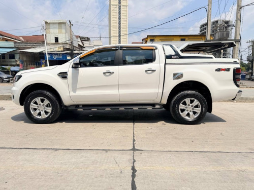 FORD XLT 2021 2.2 ប៉ុងពីរ​ ម្ចាស់ដេីម​ទីមួយ​ ទឹកថ្នាំសុីនមួយជុំ​ ប្រេីបាន3មុឺនគីឡូជាង