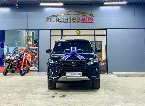 Fortuner Legender 2022 ខ្មៅ 2មុឺនKmជាង