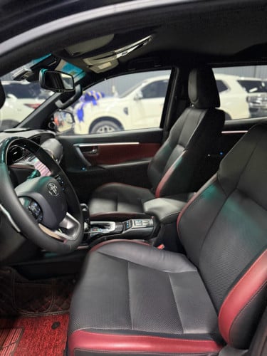 Fortuner Legender 2022 ខ្មៅ 2មុឺនKmជាង