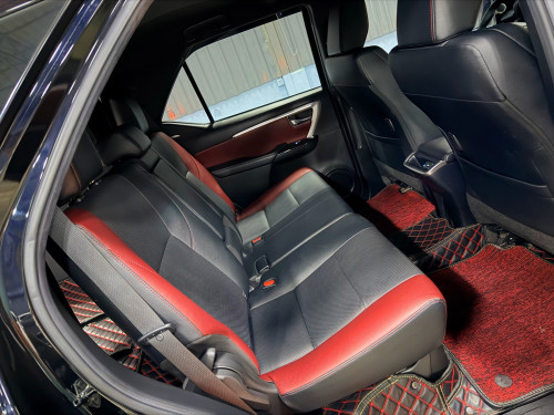 Fortuner Legender 2022 ខ្មៅ 2មុឺនKmជាង