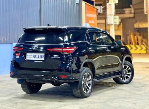 Fortuner Legender 2022 ខ្មៅ 2មុឺនKmជាង