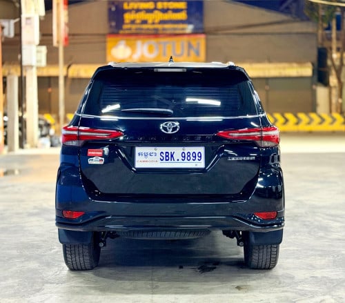 Fortuner Legender 2022 ខ្មៅ 2មុឺនKmជាង