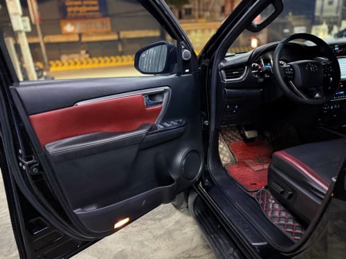 Fortuner Legender 2022 ខ្មៅ 2មុឺនKmជាង