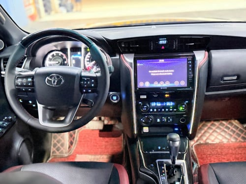 Fortuner Legender 2022 ខ្មៅ 2មុឺនKmជាង