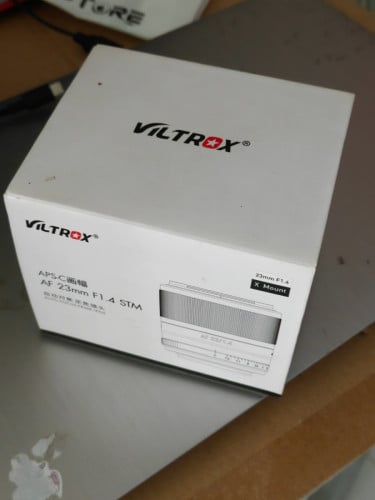 Fujifilm 23mm f1.4 ( viltrox )