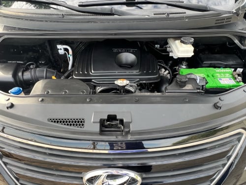 H1 Hyundai year 2016 ឡាននៅថ្មីណាស់27230kmគីឡូតិចណាស់