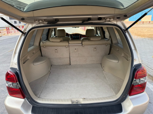 Highlander 2005 V4 បុង១ បើកតំបូល កៅអីចុច