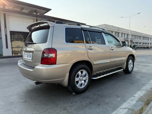 Highlander 2005 V4 បុង១ បើកតំបូល កៅអីចុច