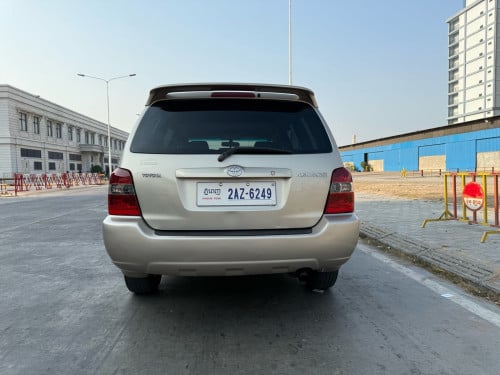 Highlander 2005 V4 បុង១ បើកតំបូល កៅអីចុច
