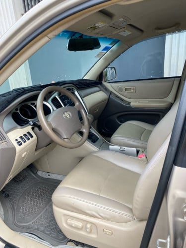 Highlander ឆ្នាំ2006 កៅអីបីជួរ V6 ប៉ុង2​ Hybrid  លក់​15500$ចចារ​