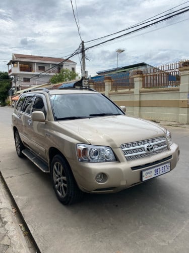 Highlander ឆ្នាំ2006 កៅអីបីជួរ V6 ប៉ុង2​ Hybrid  លក់​15500$ចចារ​