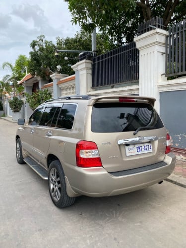 Highlander ឆ្នាំ2006 កៅអីបីជួរ V6 ប៉ុង2​ Hybrid  លក់​15500$ចចារ​