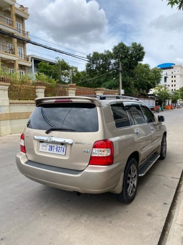 Highlander ឆ្នាំ2006 កៅអីបីជួរ V6 ប៉ុង2​ Hybrid  លក់​15500$ចចារ​