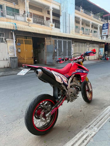 Honda CRF 250L ឆ្នាំ2015ម៉ាសុីនតាន់ លក់30ជាង (អេាយគ្រឿងទាំងសុីននឹងគ្រឿងលេង)