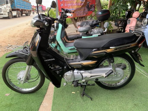 honda dream 022​ ម្ចាស់​ដើម​ ម៉ូតូ​ថ្មី​គ្មាន​កន្លែង​ទាស់​ ផ្លាក់​លេខ​កម្មង់​168​​[1900$]