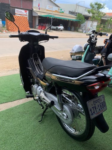 honda dream 022​ ម្ចាស់​ដើម​ ម៉ូតូ​ថ្មី​គ្មាន​កន្លែង​ទាស់​ ផ្លាក់​លេខ​កម្មង់​168​​[1900$]