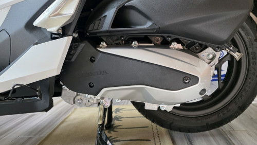 Honda PCX 125 ក្រដាស់ពន្ធ