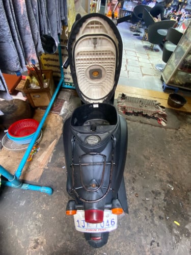 Honda today 50cc ឆ្នាំ2011 ស្លាកលេខ ម៉ាស៊ីនស្ងាត់ណាស់ មានដេរ មានជន្ទល់ចំហៀង ម្ចាស់ដើម