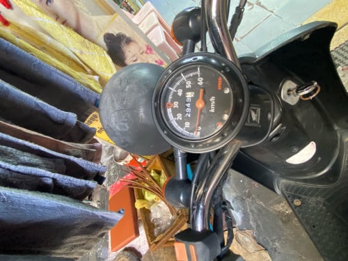 Honda today 50cc ឆ្នាំ2011 ស្លាកលេខ ម៉ាស៊ីនស្ងាត់ណាស់ មានដេរ មានជន្ទល់ចំហៀង ម្ចាស់ដើម