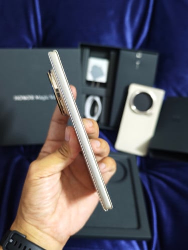 Honor Magic V5 ក្រុមហ៊ុន