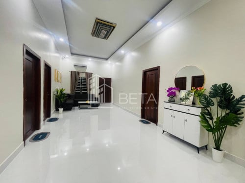 House for rent 4 bedroom near Foody mart O2