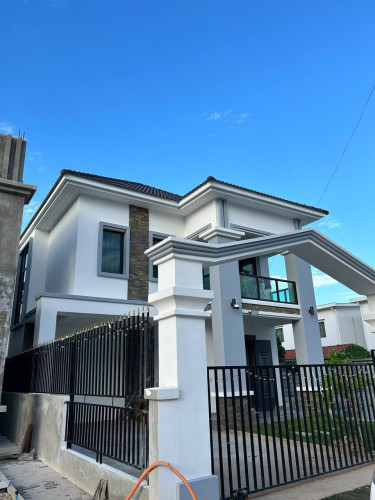 House For Seles