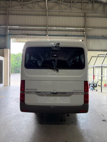 Hyundai County 29កៅអី