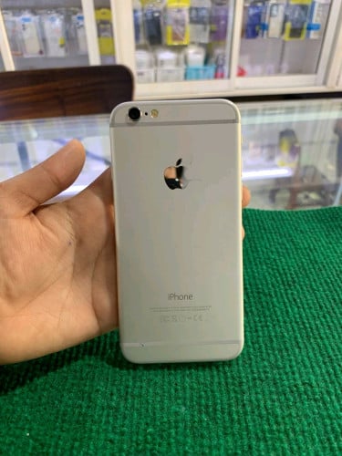 Iphone 6 (តម្លៃ50000៛)