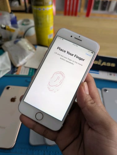 Iphone 7 ស្អាតអត់មានជាប់លក់ 10ម៉ឺនរៀល