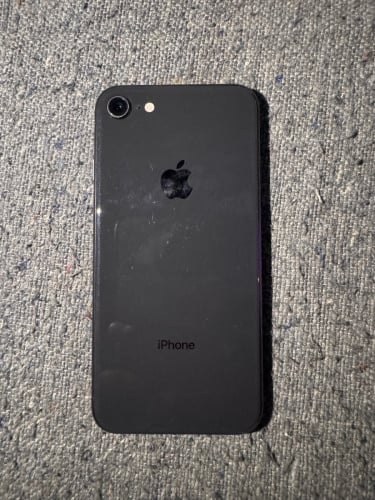 iPhone 8 LL/A 64G