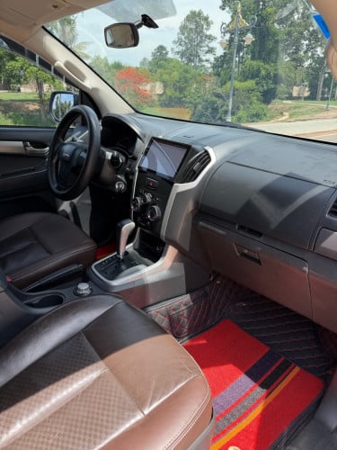 ISUZU D’MAX FULL 2013 អូតូកាពីតាស់ ឆ្វេងសុីន