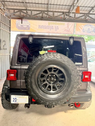 Jeep Rubicon 2019 ផ្លាកលេខ ម្ខ្លាញ់គោស្រុកខ្មែរ ទើបកាត់ប្តូរបាន 8ម៉ឺនគីឡូ ធានាឡានមិនបុកបាញ់ថ្នាំ100%